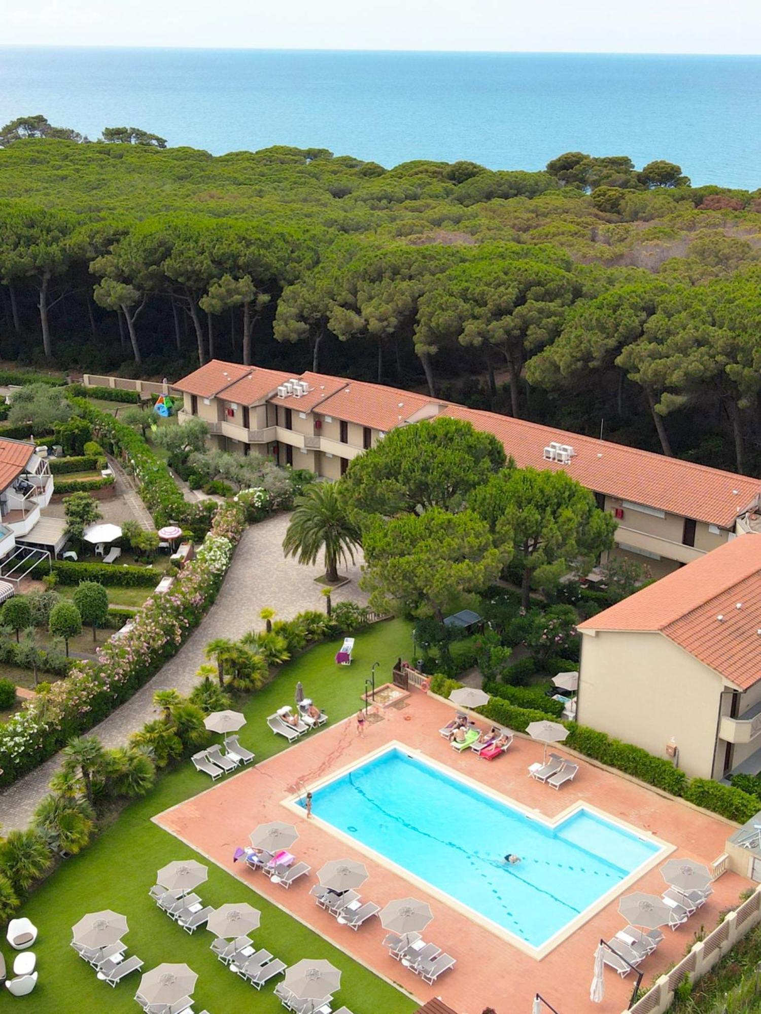 Oleandri Suite Hotel Vada Exterior photo