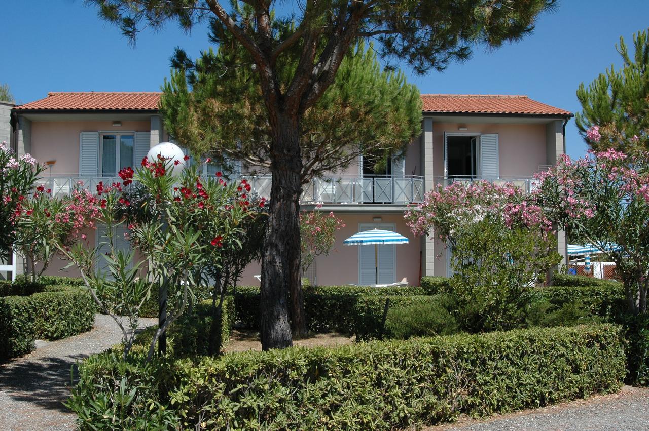 Oleandri Suite Hotel Vada Exterior photo