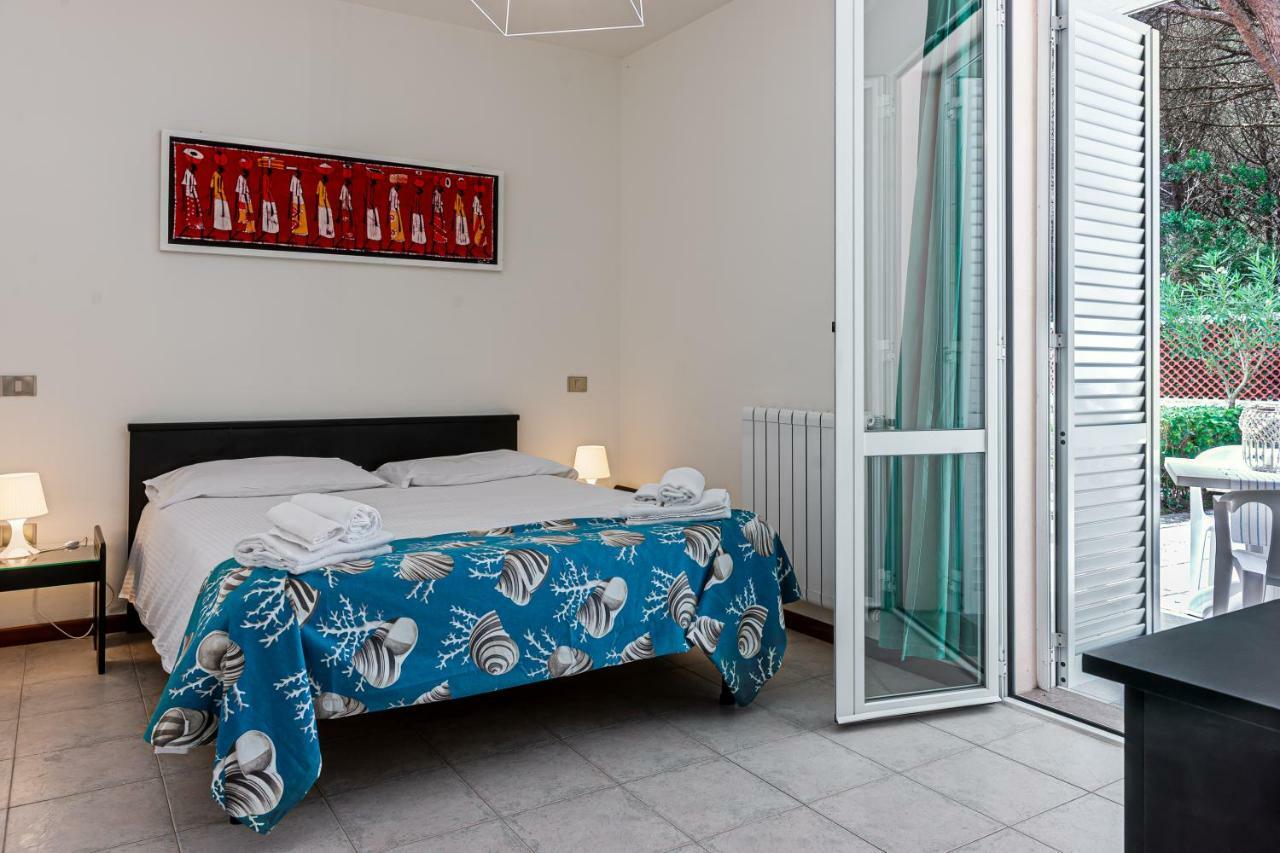 Oleandri Suite Hotel Vada Exterior photo