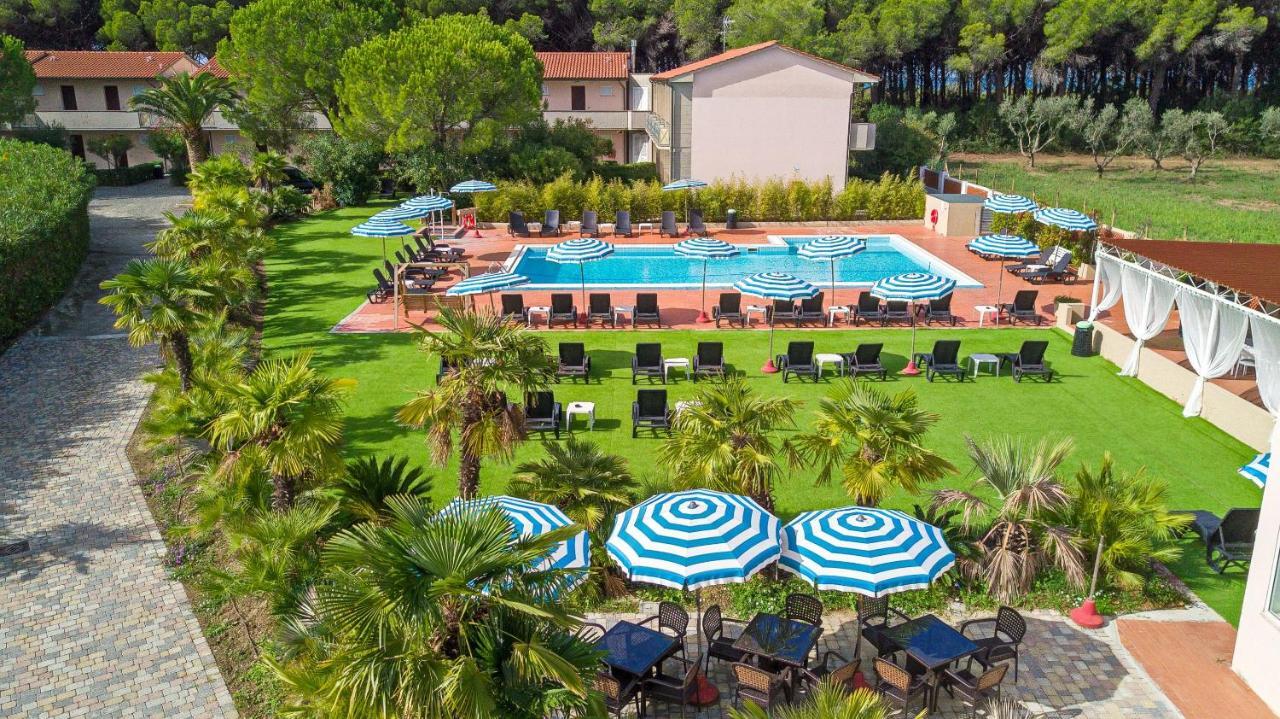 Oleandri Suite Hotel Vada Exterior photo